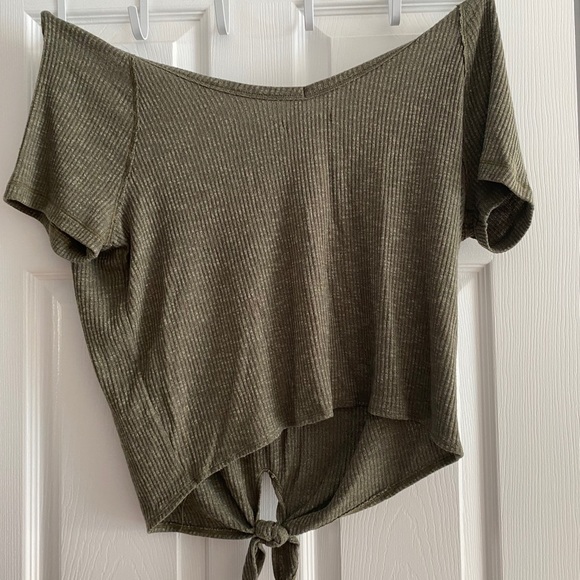 Abercrombie & Fitch off the shoulder t shirt - Picture 2 of 2